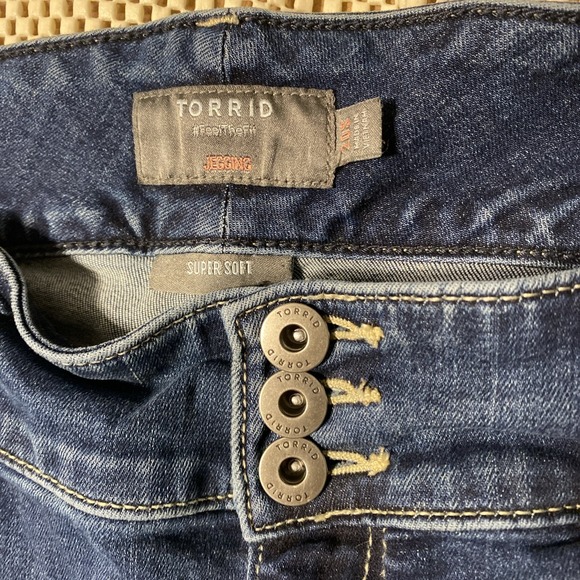 Torrid Jegging Jeans Super Soft Blue Denim  Jegging 148862 High Rise 20 20S - Picture 3 of 5